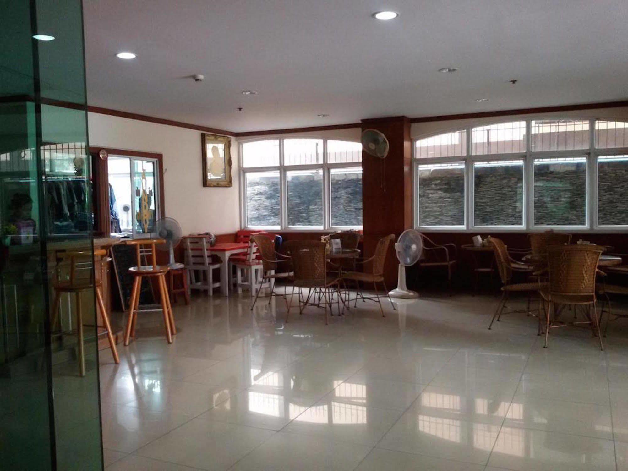 Aparthotel Rattakit Mansion à Pattaya Extérieur photo